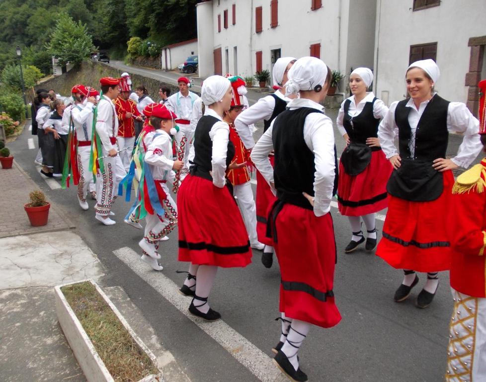 Hotel Le Clementenia Arnéguy Dış mekan fotoğraf